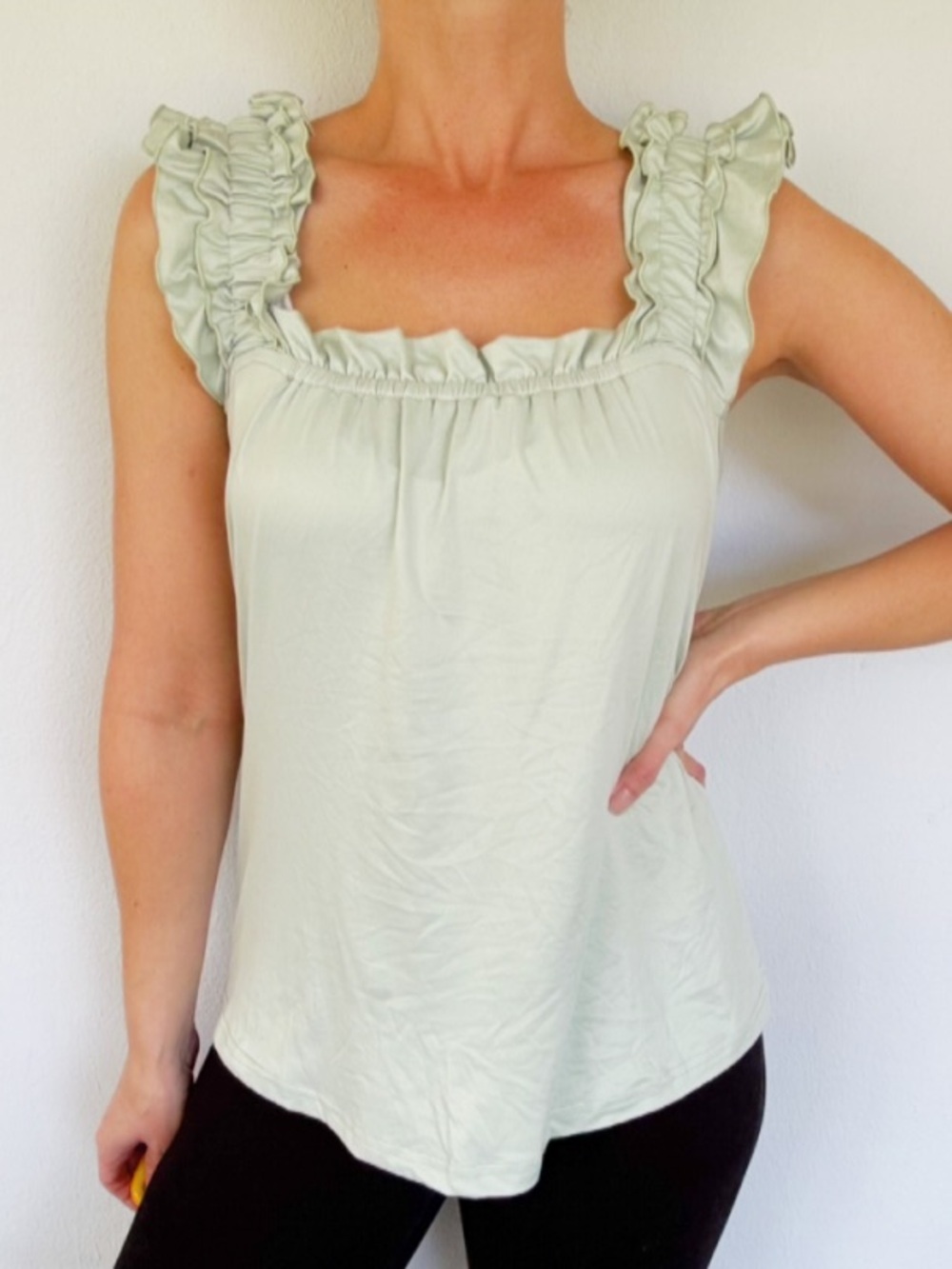 EKOUAER light sage green elastic ruffle trim sleeveless tank top blouse small
